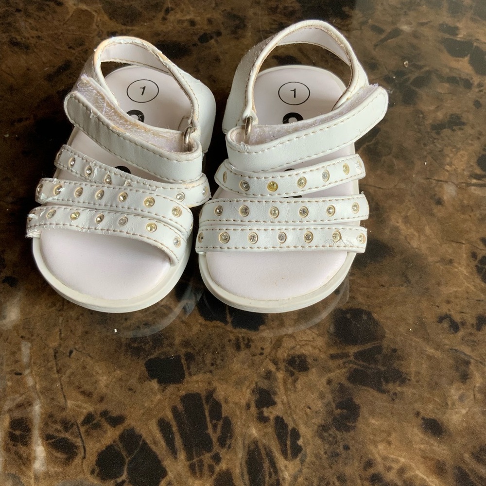 Girls sandals